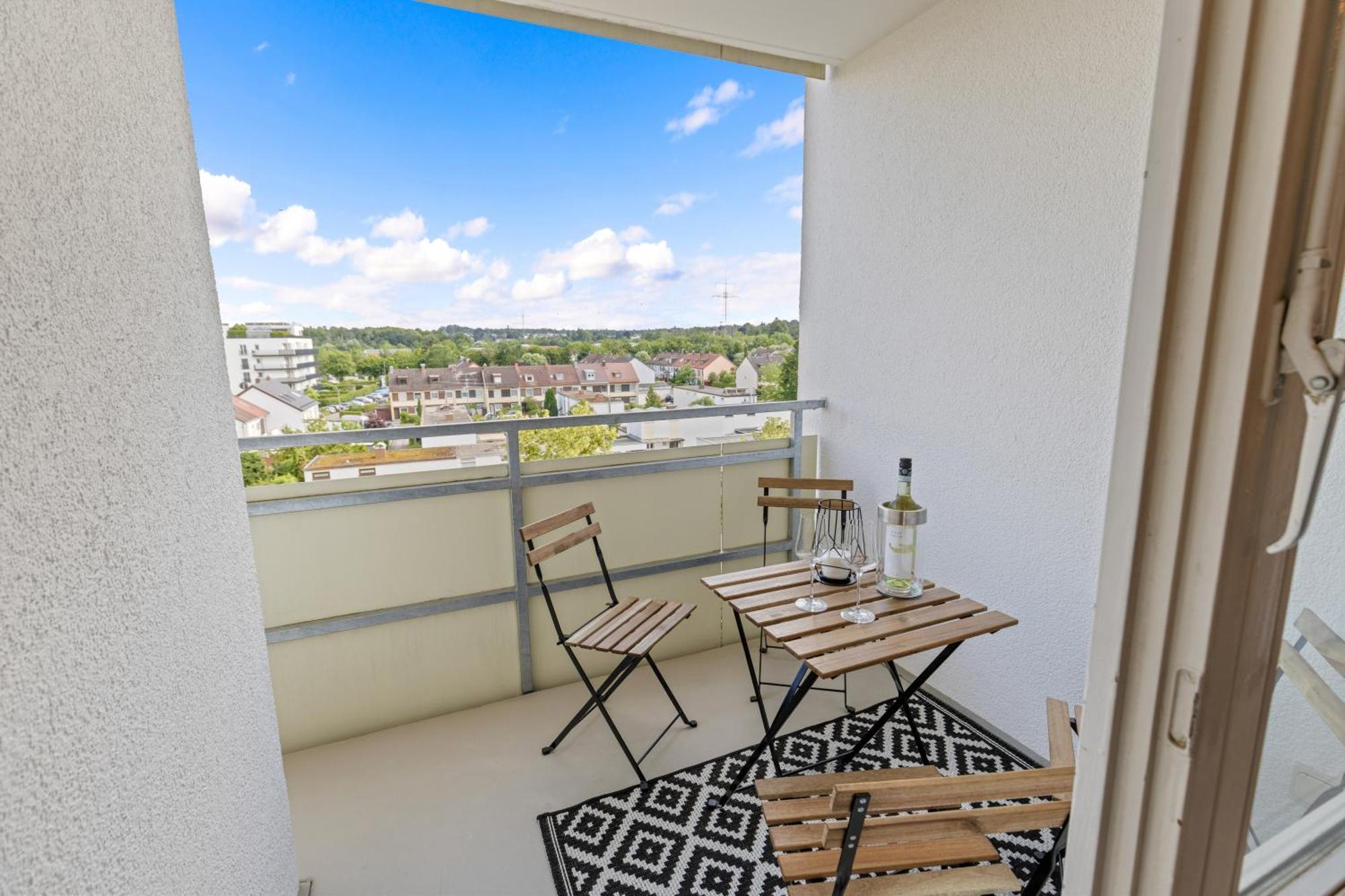 Sonniges City-Apartment Mit Suedbalkon Und Parklatz Neusass Exterior photo